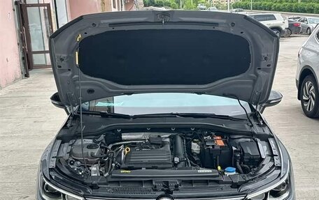 Volkswagen Golf VIII, 2023 год, 2 450 000 рублей, 18 фотография