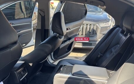 Toyota Camry, 2018 год, 2 700 000 рублей, 9 фотография