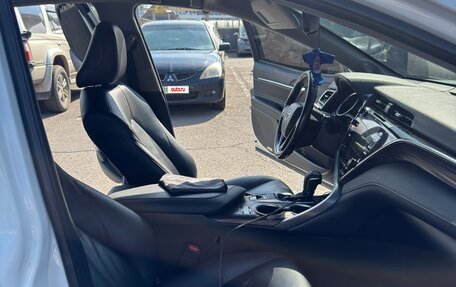 Toyota Camry, 2018 год, 2 700 000 рублей, 15 фотография