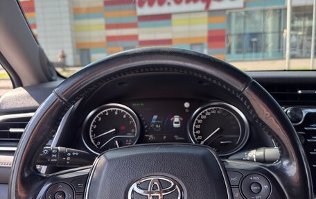 Toyota Camry, 2018 год, 2 700 000 рублей, 16 фотография