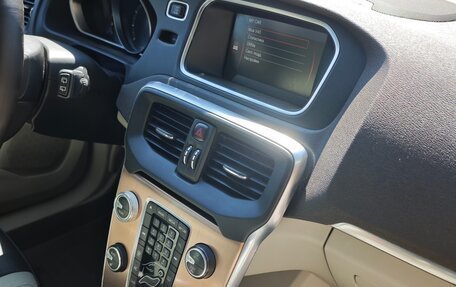 Volvo V40 II рестайлинг, 2013 год, 1 600 000 рублей, 9 фотография