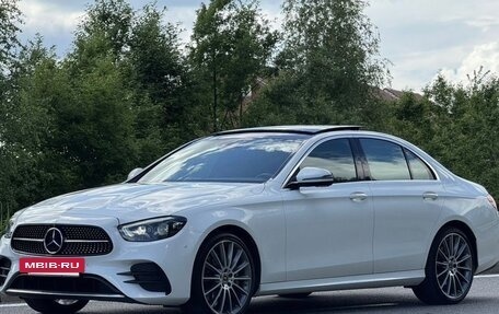 Mercedes-Benz E-Класс, 2020 год, 4 890 000 рублей, 2 фотография