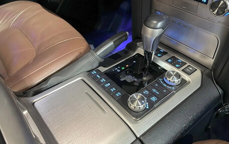 Toyota Land Cruiser 200, 2016 год, 6 120 000 рублей, 10 фотография