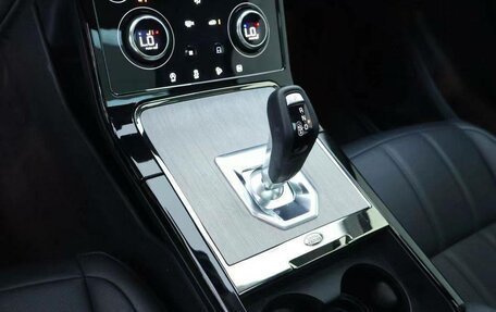 Land Rover Range Rover Evoque II, 2022 год, 4 899 000 рублей, 13 фотография