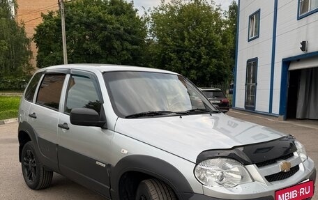 Chevrolet Niva I рестайлинг, 2016 год, 730 000 рублей, 2 фотография
