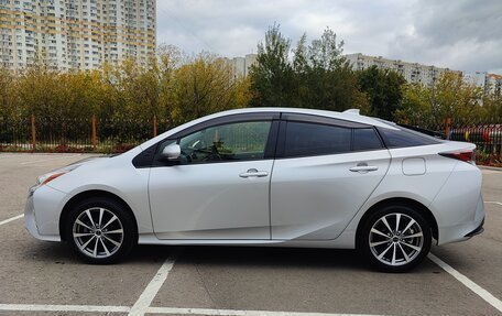 Toyota Prius IV XW50, 2017 год, 1 650 000 рублей, 7 фотография