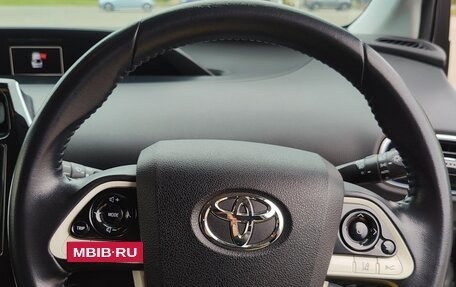 Toyota Prius IV XW50, 2017 год, 1 650 000 рублей, 11 фотография