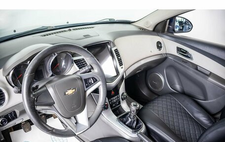 Chevrolet Cruze II, 2010 год, 619 000 рублей, 7 фотография