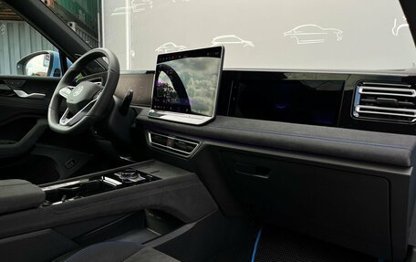 Volkswagen Tiguan, 2024 год, 4 298 500 рублей, 10 фотография