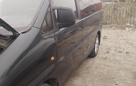 Hyundai H-1 II рестайлинг, 1998 год, 250 000 рублей, 3 фотография