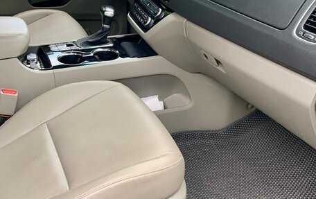 KIA Carnival III, 2020 год, 3 250 000 рублей, 10 фотография