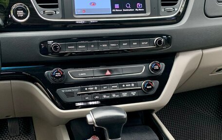 KIA Carnival III, 2020 год, 3 250 000 рублей, 27 фотография