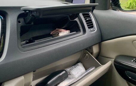 KIA Carnival III, 2020 год, 3 250 000 рублей, 31 фотография