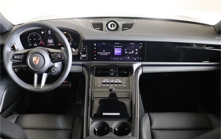 Porsche Panamera, 2026 год, 28 000 000 рублей, 15 фотография