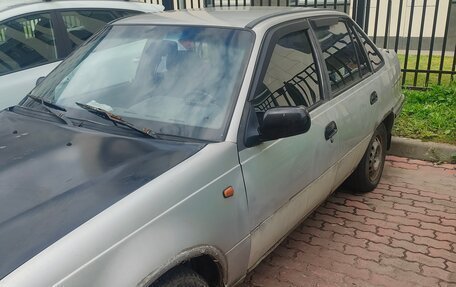 Daewoo Nexia I рестайлинг, 2003 год, 90 000 рублей, 3 фотография
