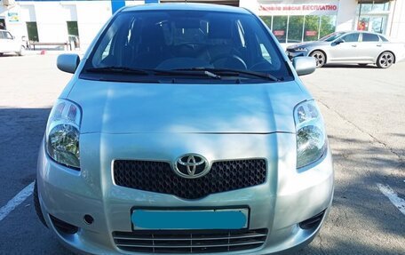 Toyota Yaris III рестайлинг, 2006 год, 390 000 рублей, 5 фотография