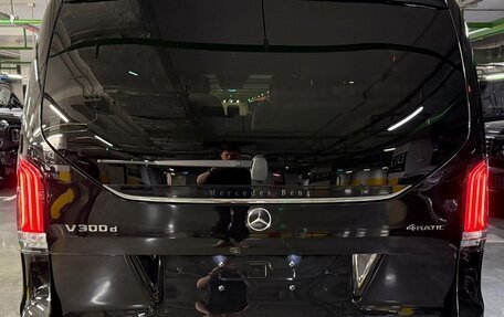 Mercedes-Benz V-Класс, 2025 год, 14 360 000 рублей, 4 фотография