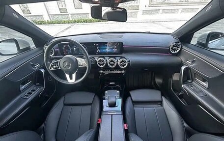 Mercedes-Benz A-Класс, 2022 год, 1 850 000 рублей, 2 фотография