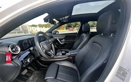 Mercedes-Benz A-Класс, 2022 год, 1 850 000 рублей, 4 фотография