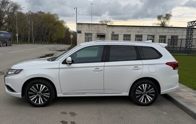 Mitsubishi Outlander III рестайлинг 3, 2022 год, 2 850 000 рублей, 1 фотография