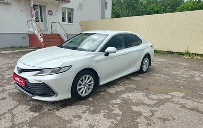 Toyota Camry, 2021 год, 2 350 000 рублей, 1 фотография