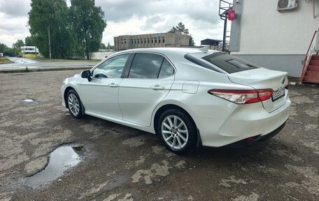 Toyota Camry, 2021 год, 2 350 000 рублей, 5 фотография