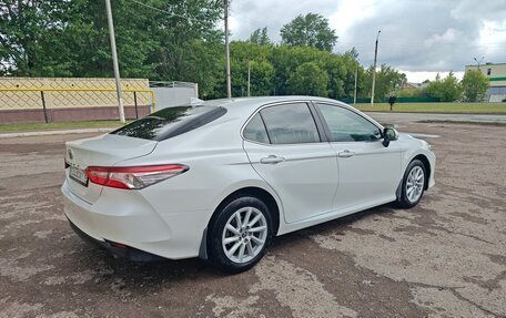 Toyota Camry, 2021 год, 2 350 000 рублей, 4 фотография