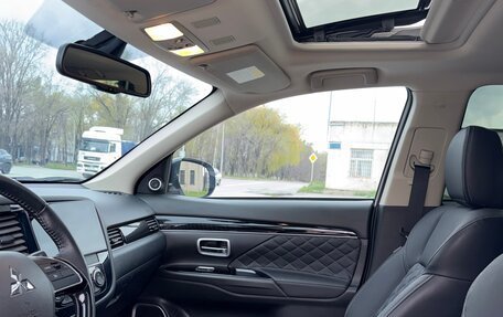 Mitsubishi Outlander III рестайлинг 3, 2022 год, 2 850 000 рублей, 8 фотография