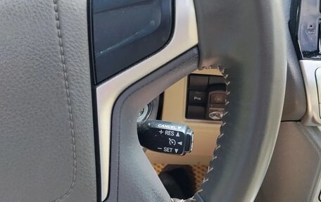 Toyota Land Cruiser Prado 150 рестайлинг 2, 2021 год, 5 050 000 рублей, 4 фотография
