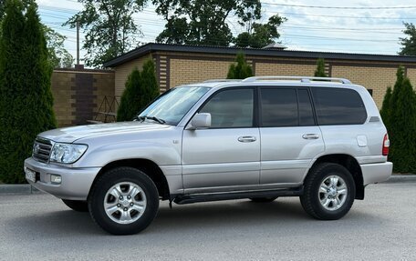 Toyota Land Cruiser 100 рестайлинг 2, 2005 год, 1 800 000 рублей, 2 фотография