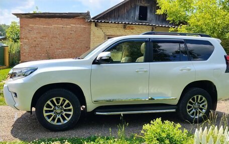 Toyota Land Cruiser Prado 150 рестайлинг 2, 2021 год, 5 050 000 рублей, 5 фотография