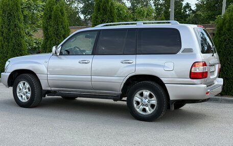Toyota Land Cruiser 100 рестайлинг 2, 2005 год, 1 800 000 рублей, 3 фотография