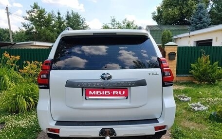 Toyota Land Cruiser Prado 150 рестайлинг 2, 2021 год, 5 050 000 рублей, 9 фотография