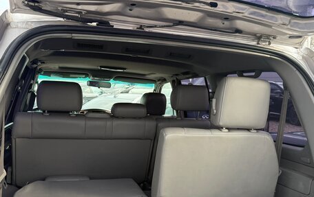 Toyota Land Cruiser 100 рестайлинг 2, 2005 год, 1 800 000 рублей, 14 фотография