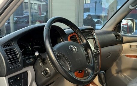 Toyota Land Cruiser 100 рестайлинг 2, 2005 год, 1 800 000 рублей, 13 фотография