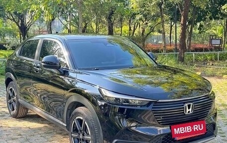 Honda Vezel, 2023 год, 1 850 000 рублей, 3 фотография