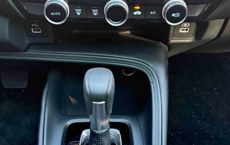 Honda Vezel, 2023 год, 1 850 000 рублей, 12 фотография