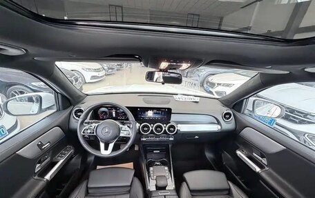 Mercedes-Benz GLB, 2022 год, 2 700 000 рублей, 2 фотография