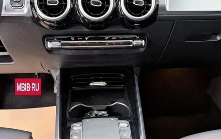 Mercedes-Benz GLB, 2022 год, 2 700 000 рублей, 6 фотография