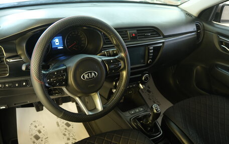 KIA Rio IV, 2018 год, 1 399 000 рублей, 10 фотография