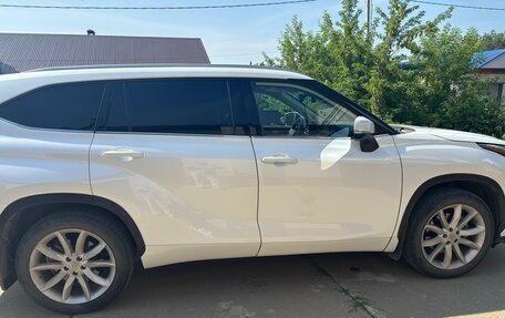 Toyota Highlander, 2020 год, 5 300 000 рублей, 5 фотография