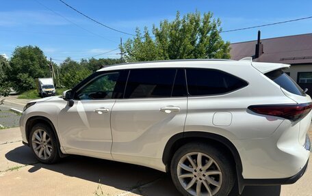 Toyota Highlander, 2020 год, 5 300 000 рублей, 4 фотография
