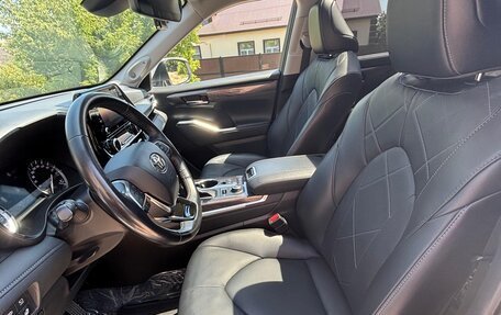 Toyota Highlander, 2020 год, 5 300 000 рублей, 12 фотография