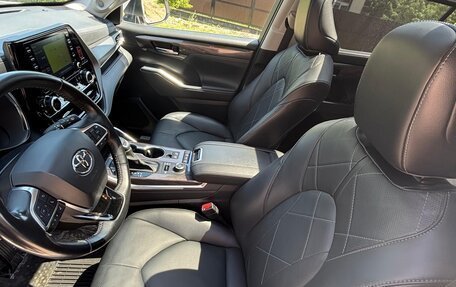 Toyota Highlander, 2020 год, 5 300 000 рублей, 15 фотография
