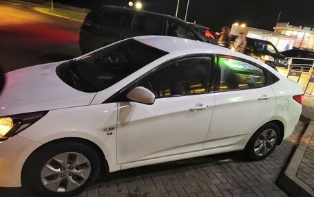 Hyundai Solaris II рестайлинг, 2016 год, 1 130 000 рублей, 4 фотография