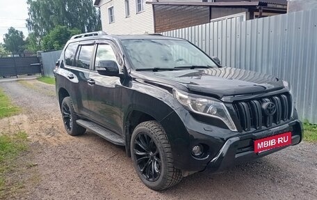 Toyota Land Cruiser Prado 150 рестайлинг 2, 2015 год, 2 800 000 рублей, 3 фотография