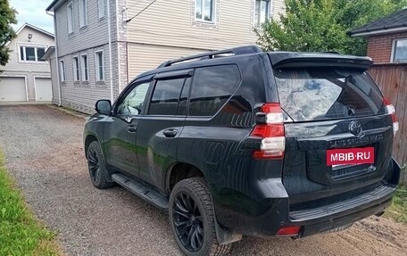 Toyota Land Cruiser Prado 150 рестайлинг 2, 2015 год, 2 800 000 рублей, 5 фотография