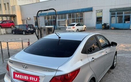 Hyundai Solaris II рестайлинг, 2011 год, 865 000 рублей, 12 фотография