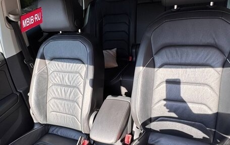Volkswagen Tiguan II, 2020 год, 2 800 000 рублей, 6 фотография