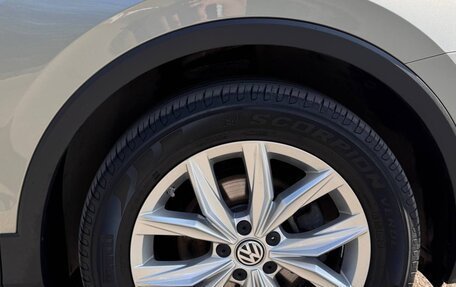 Volkswagen Tiguan II, 2020 год, 2 800 000 рублей, 19 фотография